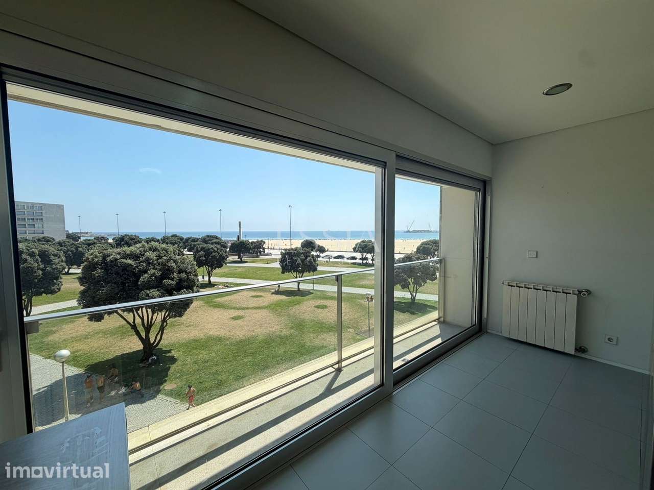 T4 1ª Linha de Mar Praia de Matosinhos | T4 Arrendar Matosinhos Porto - Grande imagem: 2/24
