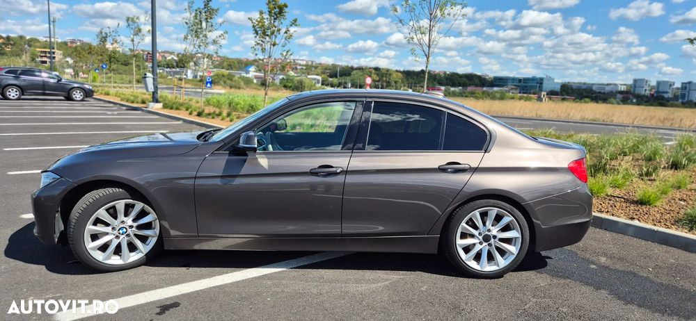 BMW Seria 3 320d Aut. - 6