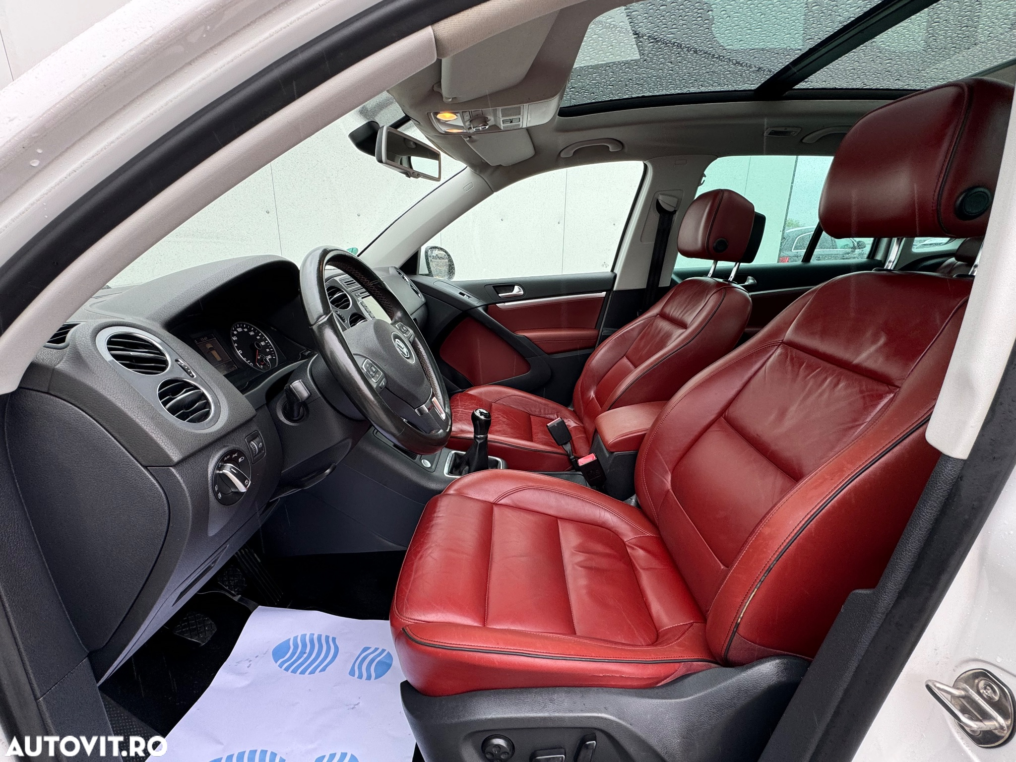 Volkswagen Tiguan 2.0 TDI 4Motion Track & Field - 11