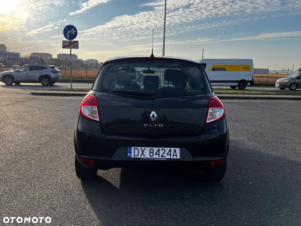 Renault Clio - 15