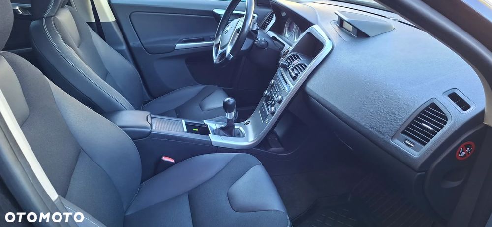 Volvo XC 60 D5 AWD Momentum - 13