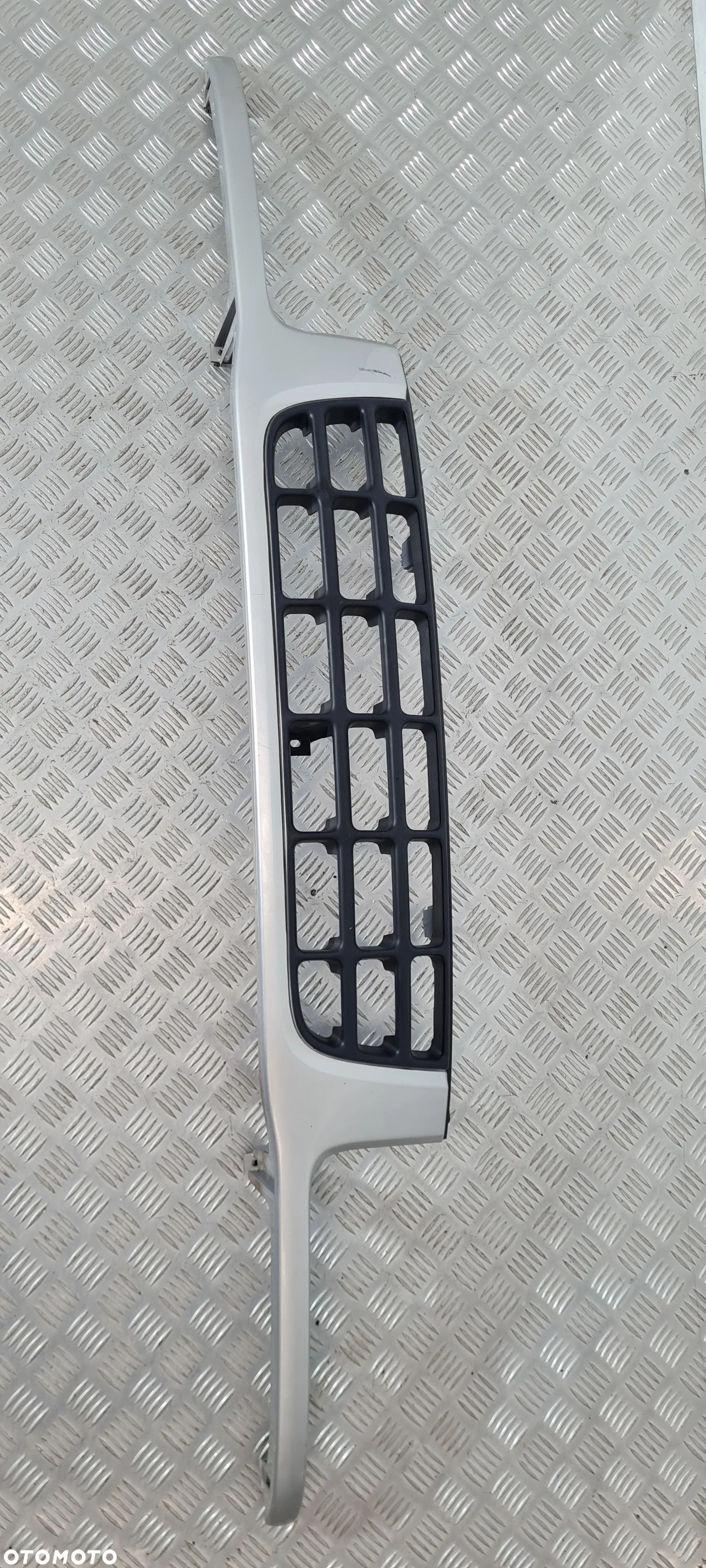Opel Frontera B Grill Atrapa - 1