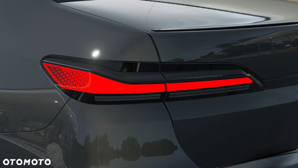 BMW Seria 7 M760e xDrive - 10