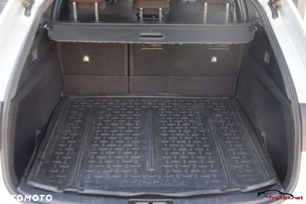 Toyota Corolla - 22