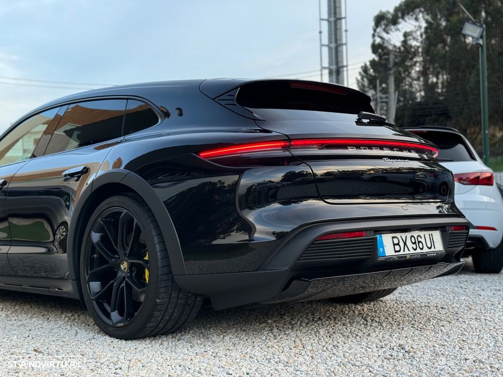 Porsche Taycan Cross Turismo 4 - 20