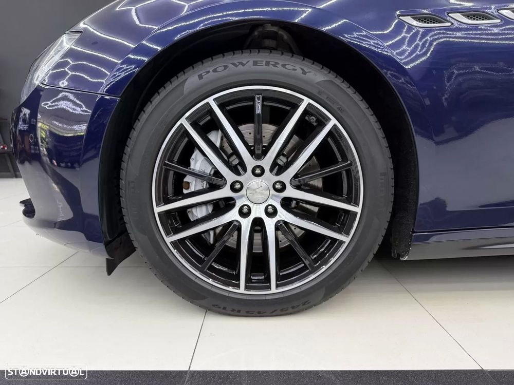 Maserati Ghibli 3.0 V6 GranLusso — fotografia 21