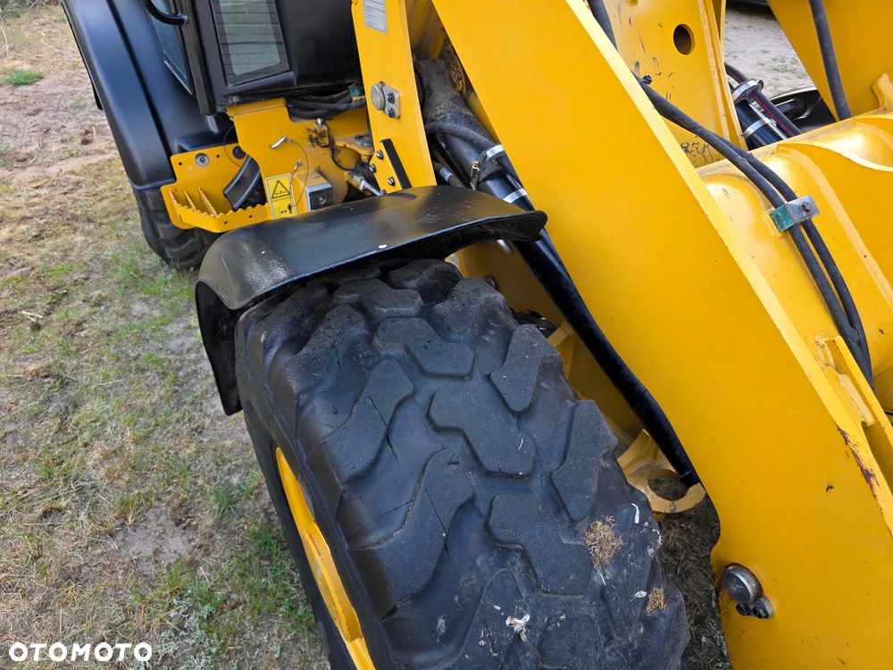 Caterpillar CAT 906 - 32