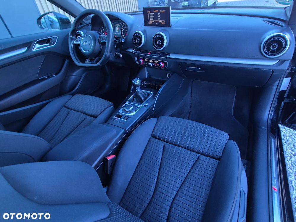Audi A3 3-drzwiowe 1.4 TFSI S line Sportpaket - 31