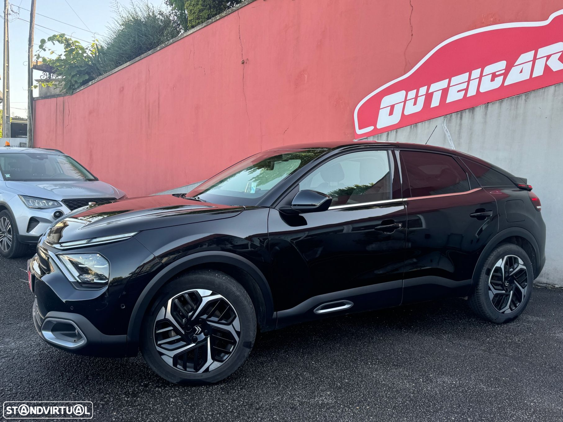 Citroën C4 1.2 PureTech Shine EAT8 - 2