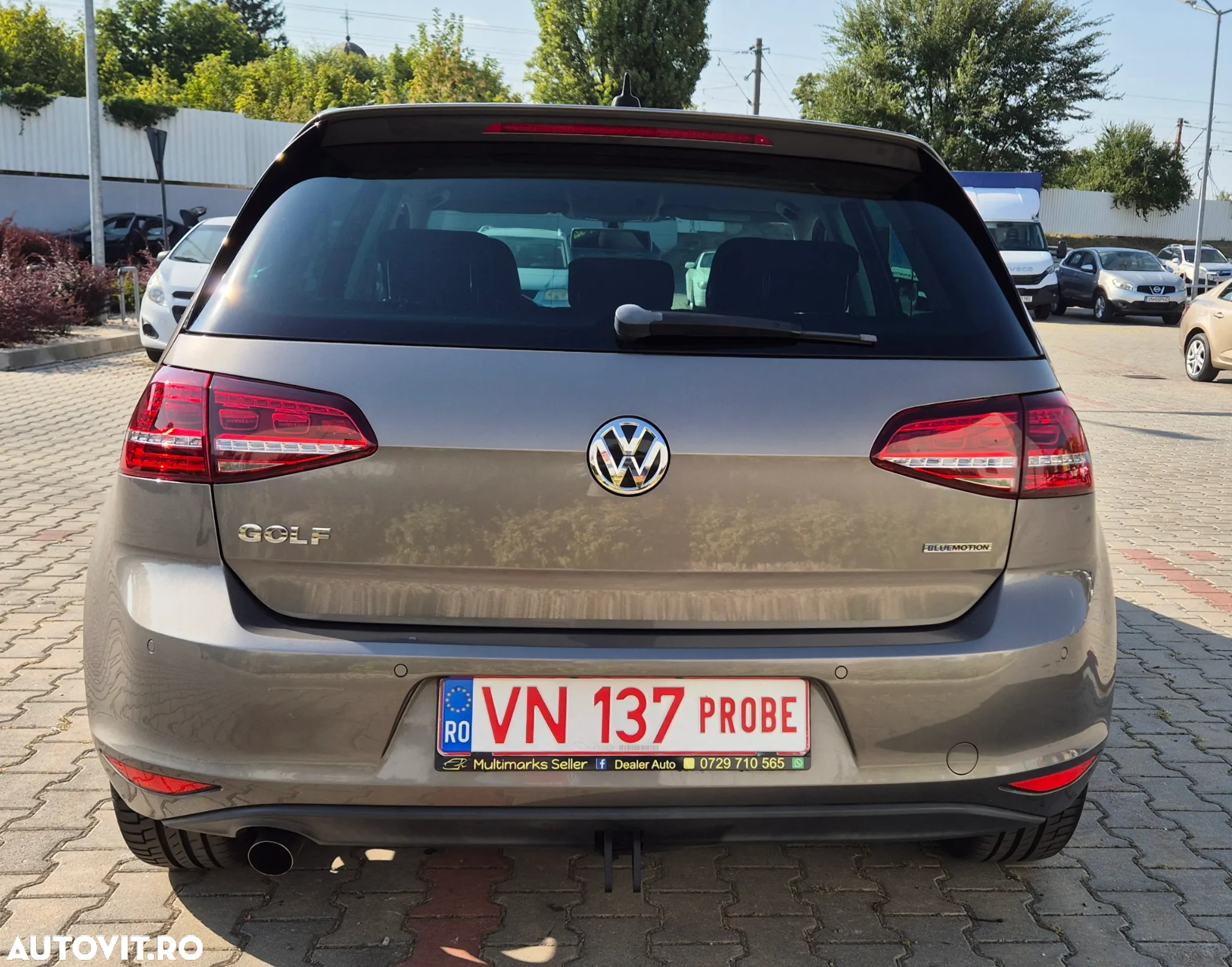 Volkswagen Golf - 11