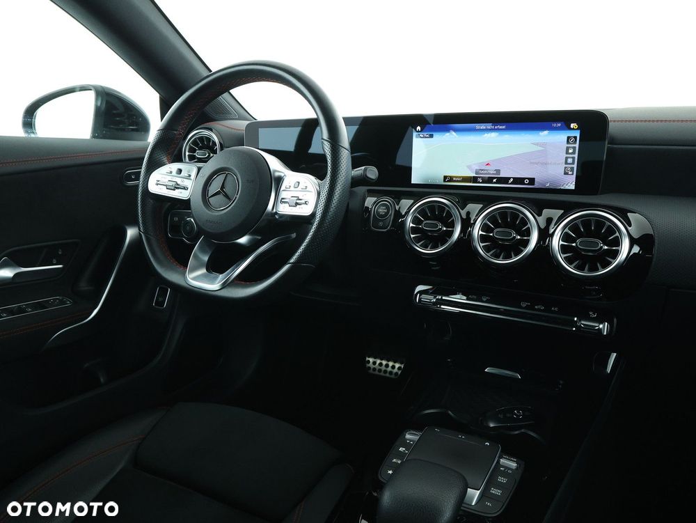 Mercedes-Benz CLA - 26