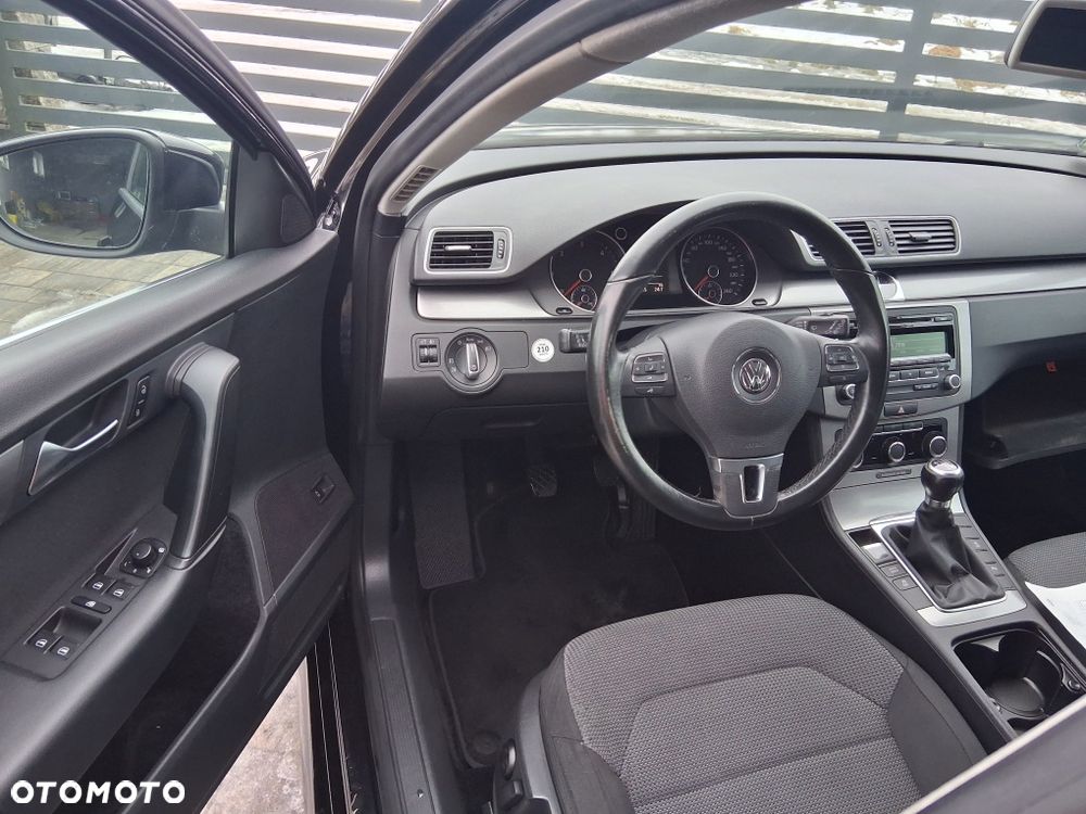 Volkswagen Passat 2.0 TDI BlueMotion Technology Comfortline - 6