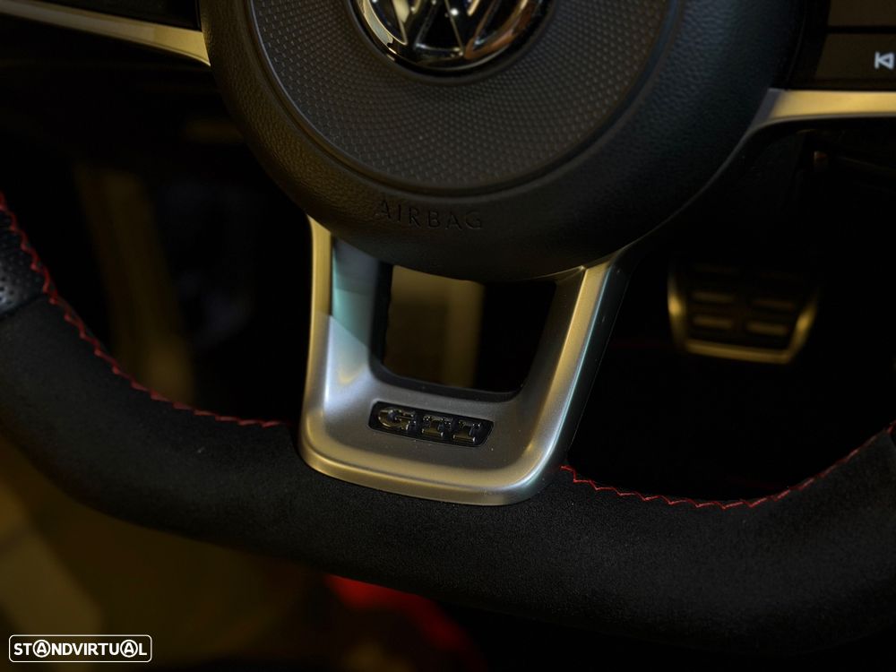 VW Golf GTI TCR 2.0 TSI OPF DSG - 32