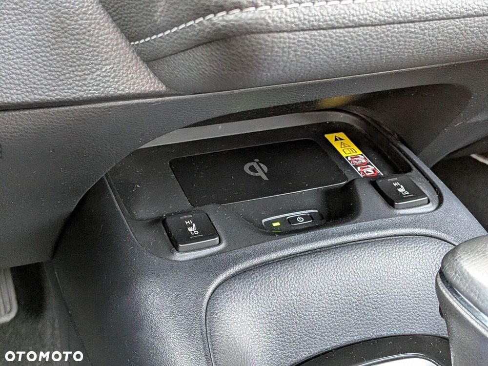 Toyota Corolla 1.8 Hybrid Comfort - 22