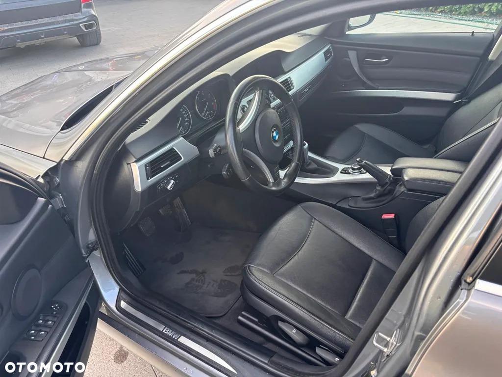 BMW Seria 3 320d DPF Touring Blue Performance Edition Fleet - 12