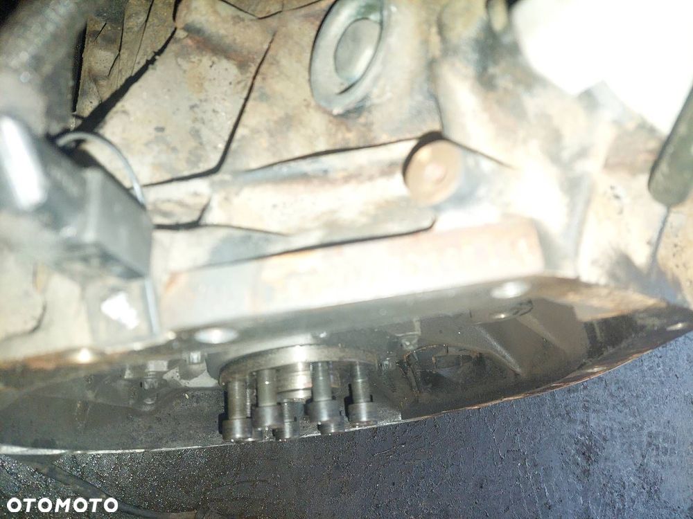 SILNIK BENZYNOWY CL203 C180 111951 111.951 - 5