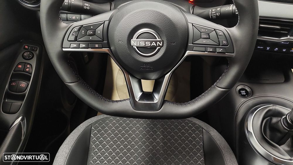 Nissan Juke 1.0 DIG-T N-Connecta Two Tone - 17