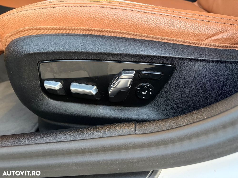 BMW Seria 5 530d xDrive AT MHEV - 32