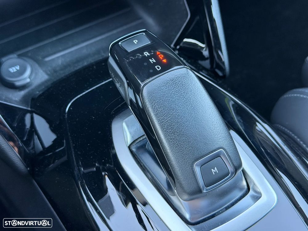 Peugeot 2008 PureTech 130 EAT8 GT - 26