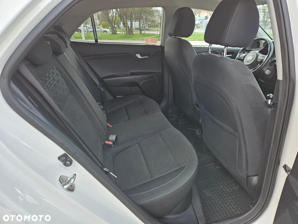 Kia Rio 1.2 L - 27