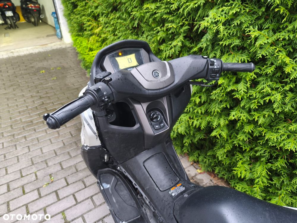 Yamaha NMAX - 5