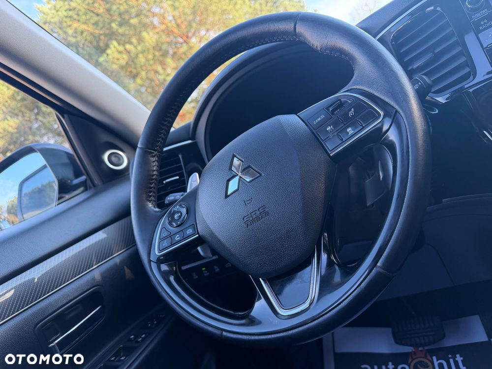 Mitsubishi Outlander 2.0 Instyle SDA 4WD CVT - 32