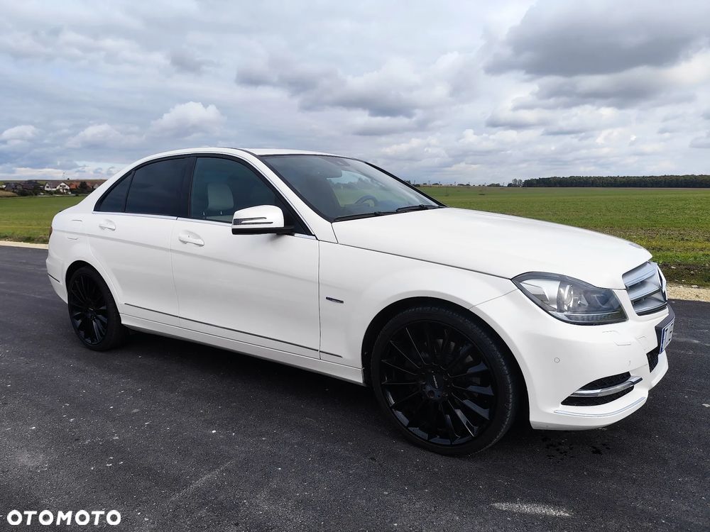 Mercedes-Benz Klasa C 350 BlueEff Avantgarde - 17