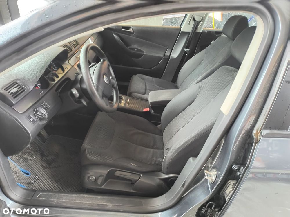 Volkswagen Passat 1.9 TDI Comfortline - 14