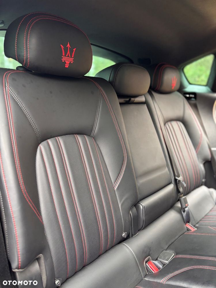 Maserati Levante Q4 Executive - 12