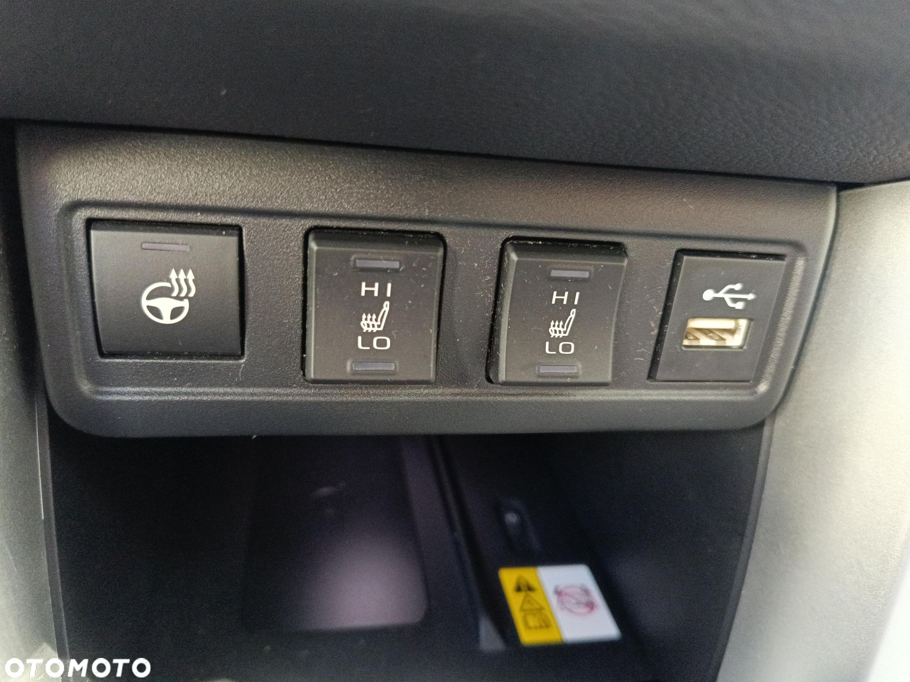 Toyota Corolla Cross 2.0 Hybrid Executive AWD - 22