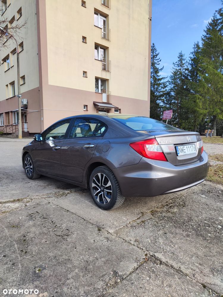 Honda Civic 1.8 Executive EU6 - 3