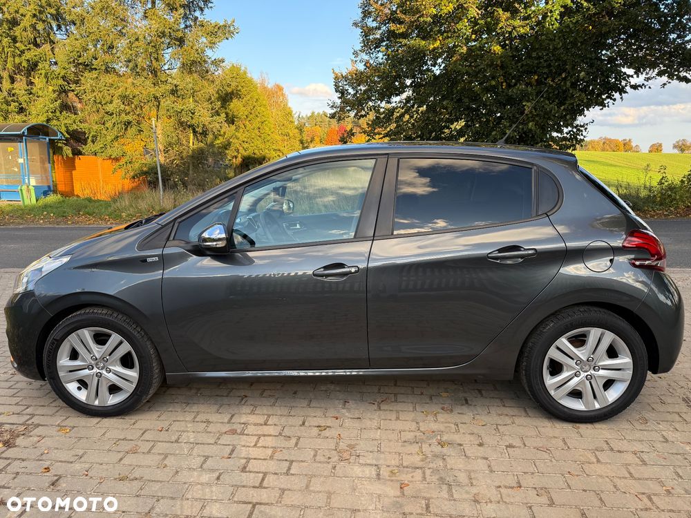 Peugeot 208 - 6