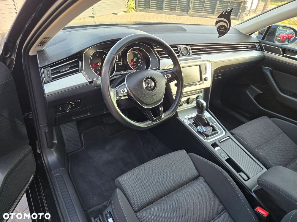 Volkswagen Passat 2.0 TDI SCR DSG Comfortline - 18