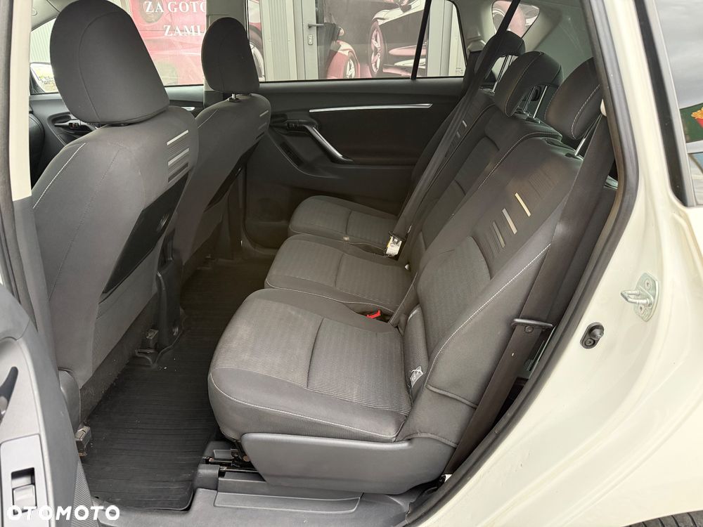 Toyota Verso - 24