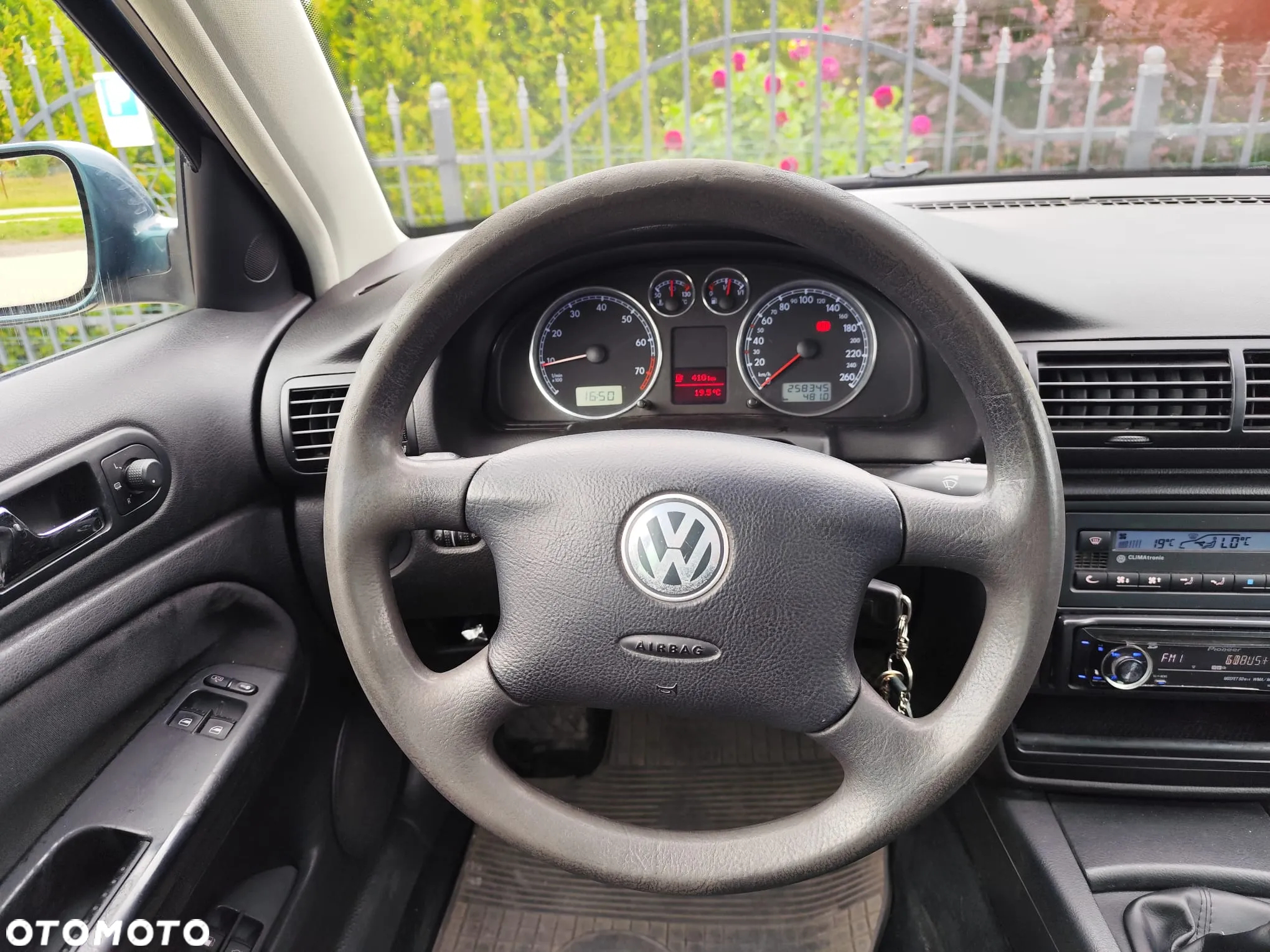 Volkswagen Passat 1.6 Trendline - 9