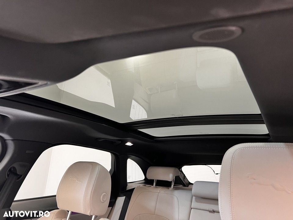 Jaguar F-Pace - 30