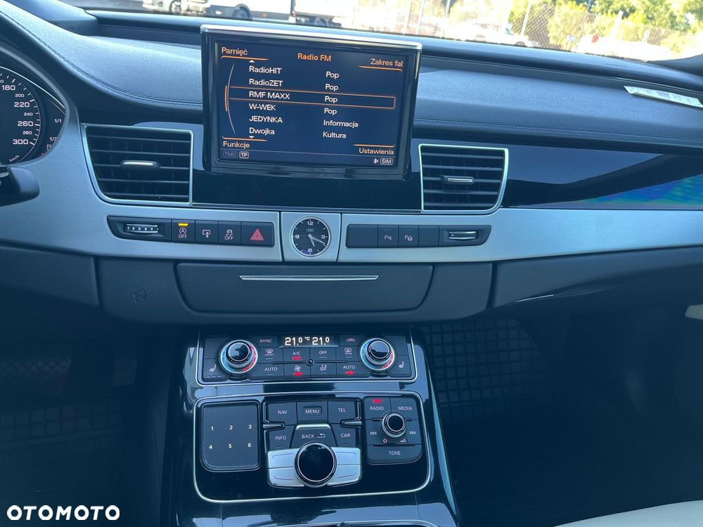 Audi A8 4.2 TDI DPF (clean diesel) quattro tiptronic - 9