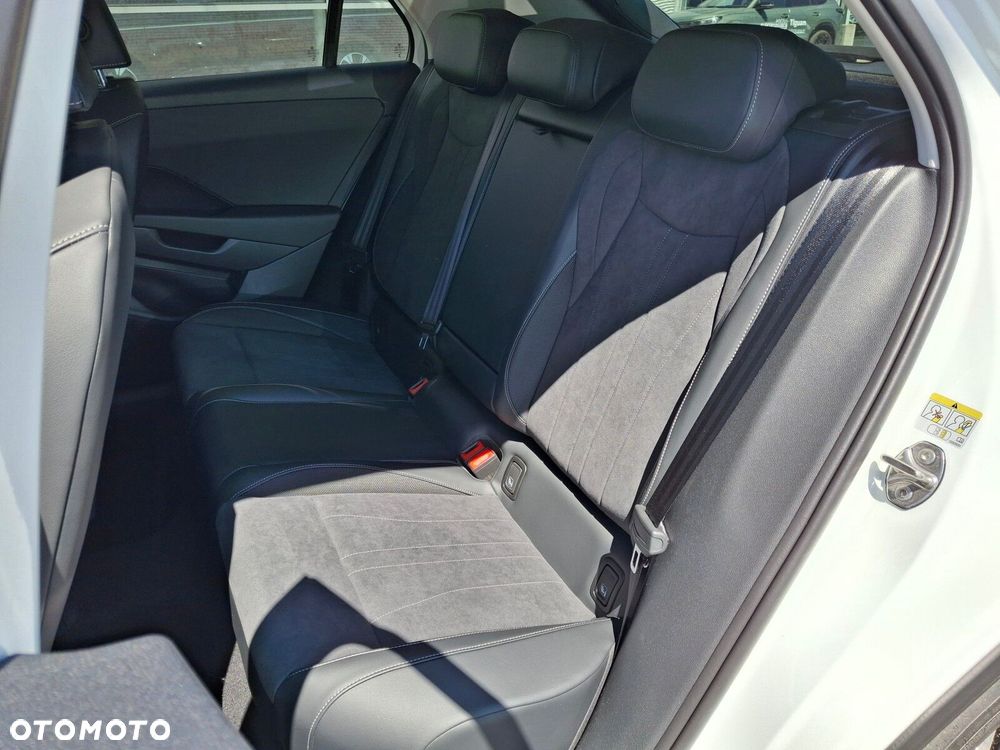 Volkswagen T-Roc - 19