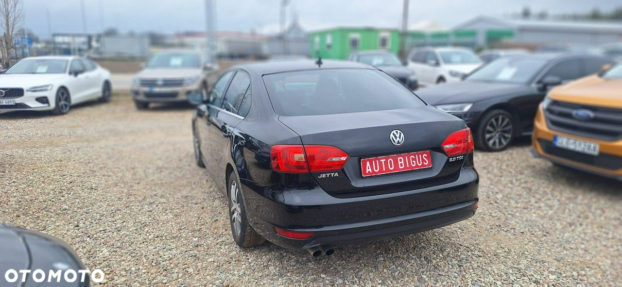 Volkswagen Jetta - 5