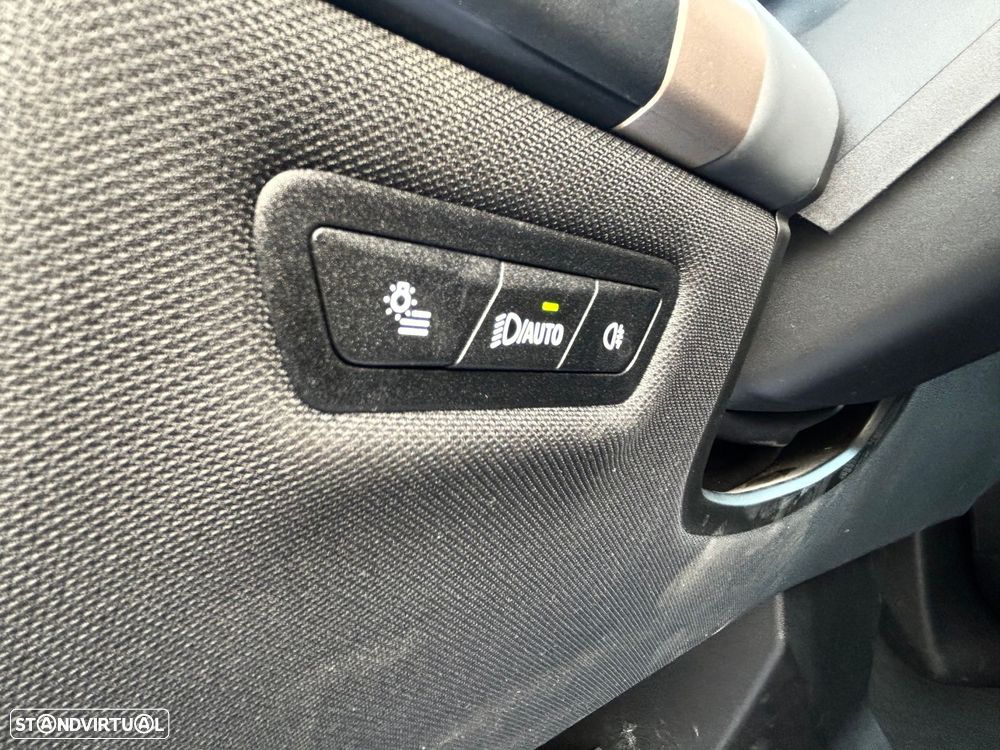 BMW iX xDrive 40 Pack Desportivo - 23