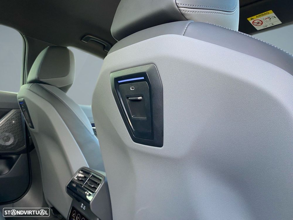 BMW i5 M60 xDrive Pack Desportivo M Pro - 25