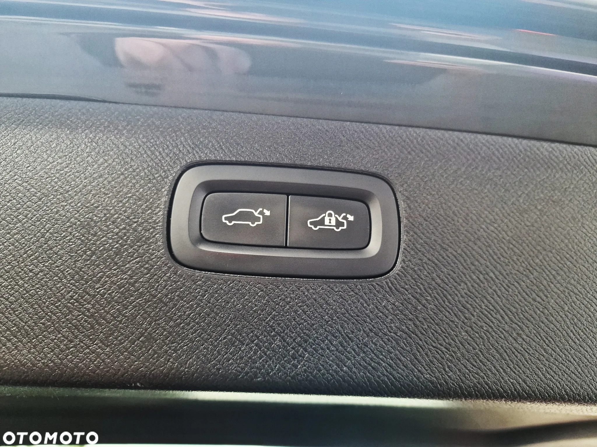 Volvo XC 90 B5 D AWD Ultimate Dark - 17