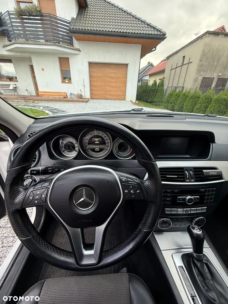 Mercedes-Benz Klasa C 220 T CDI DPF (BlueEFFICIENCY) 7G-TRONIC Avantgarde - 14