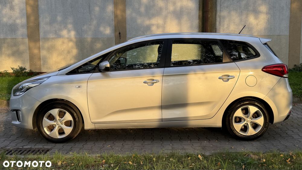 Kia Carens 1.6 GDI L - 24