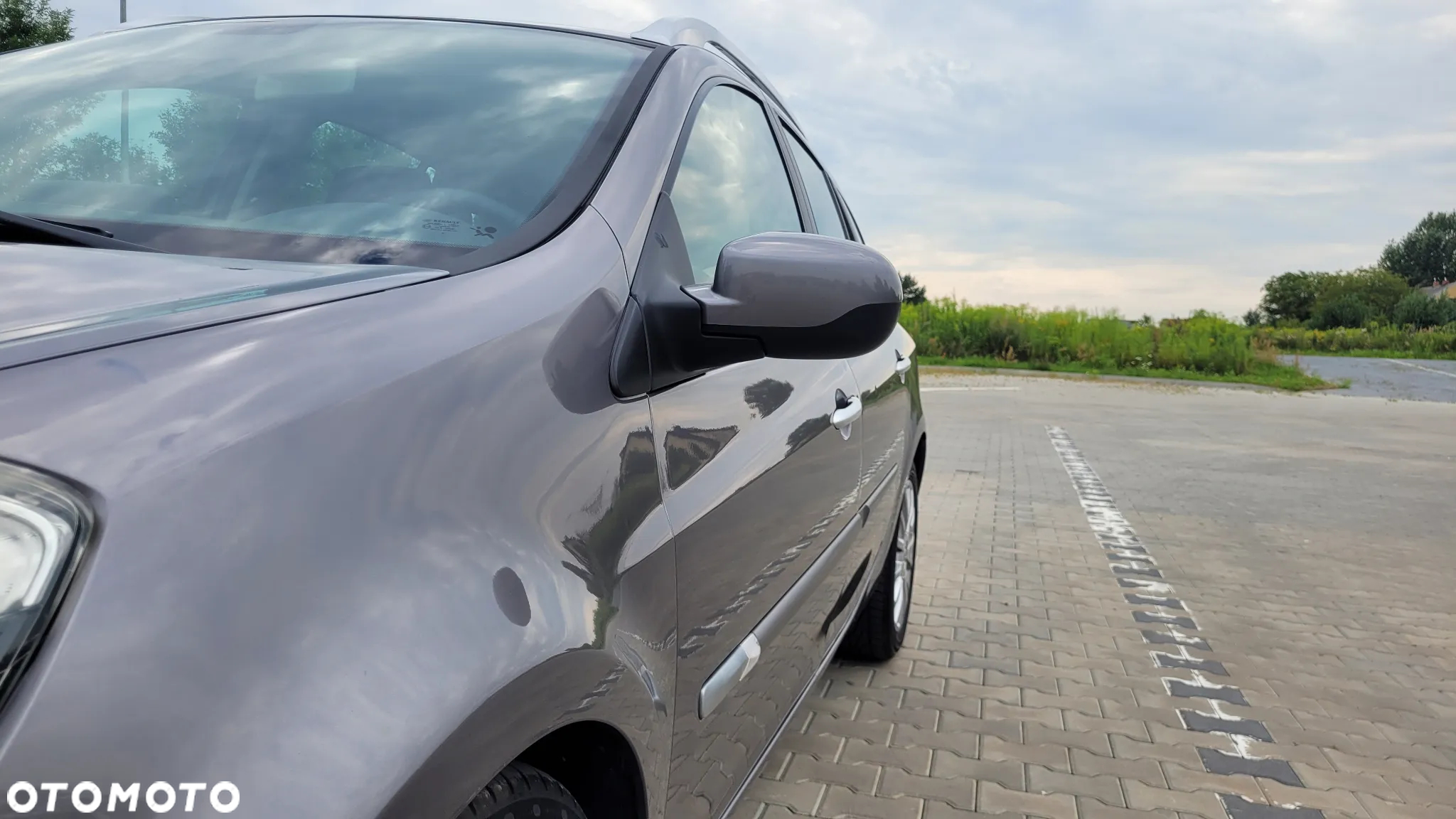 Renault Clio 1.5 dCi 85 FAP Grandtour Dynamique - 11