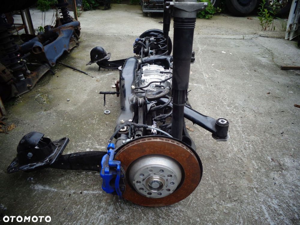 Wozek sanki tyl Volkswagen GOLF R VIII 8 2.0 TSI - 2