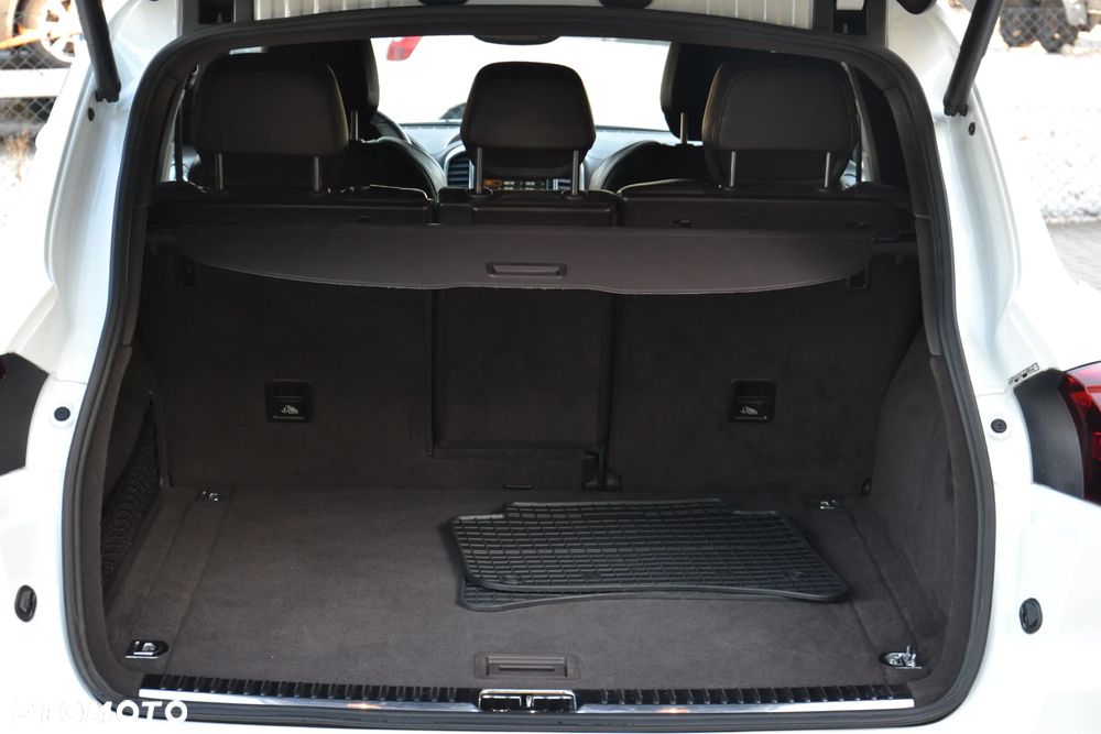Porsche Cayenne Diesel Platinum Edition - 36