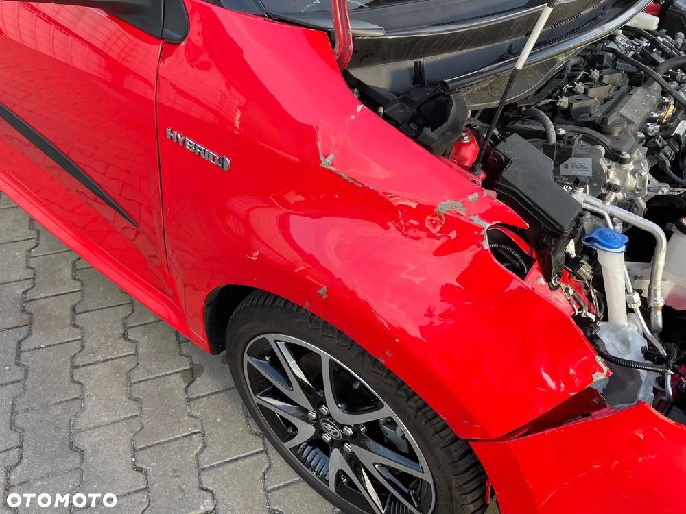 Toyota Yaris ver-hybrid-1-5-executive - 9