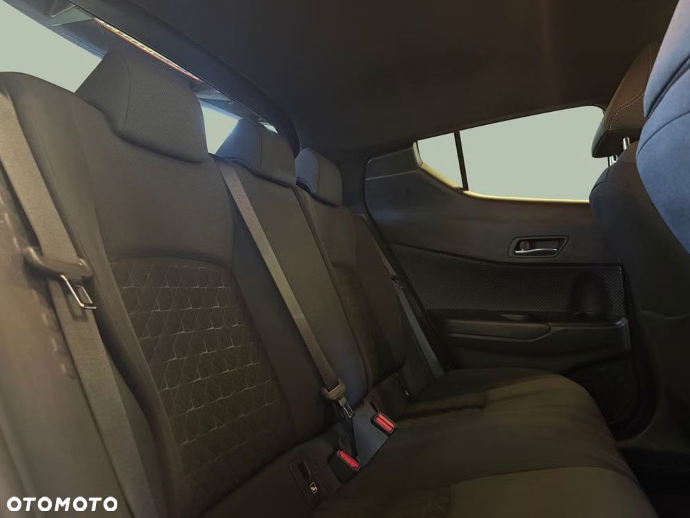 Toyota C-HR Lounge - 16