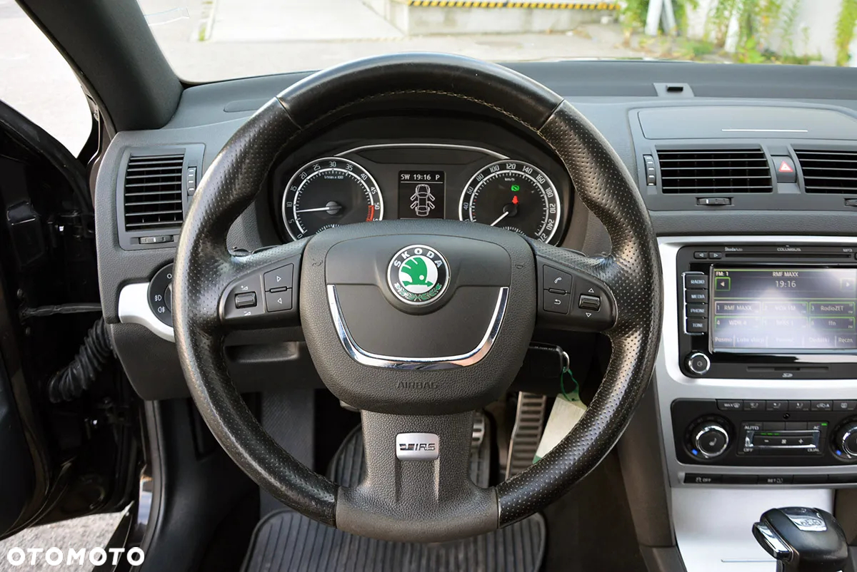 Skoda Octavia Combi 2.0 TDI CR DPF DSG RS - 33